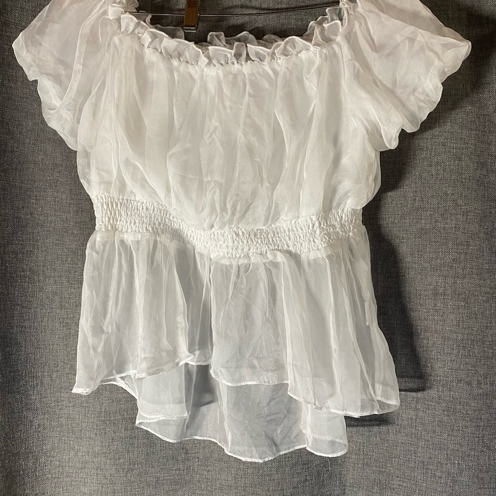 Chic White Ruffled Blouse